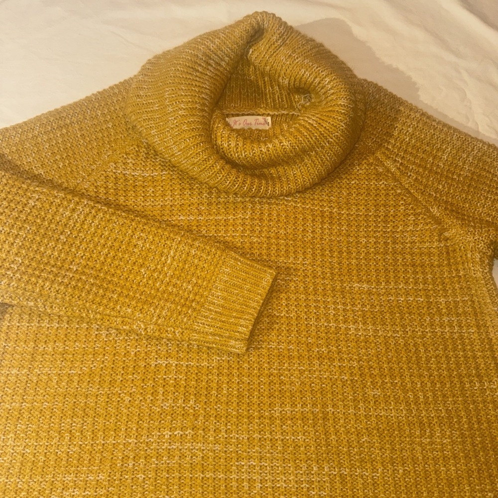 It's Our Time Size Medium Golden Verigated Turtleneck‎ Knit Sweater Long Sleeve